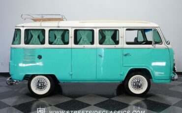 Volkswagen-BusVanagon-Van-1984-12