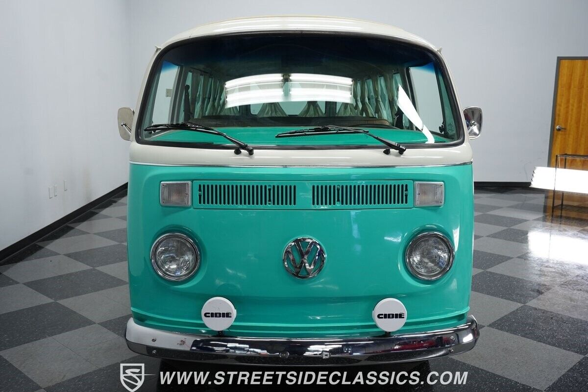 Volkswagen-BusVanagon-Van-1984-15