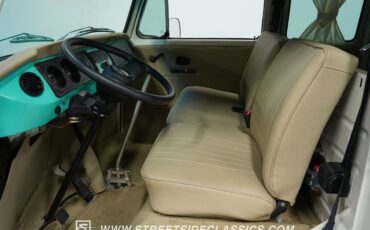 Volkswagen-BusVanagon-Van-1984-3