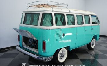 Volkswagen-BusVanagon-Van-1984-30