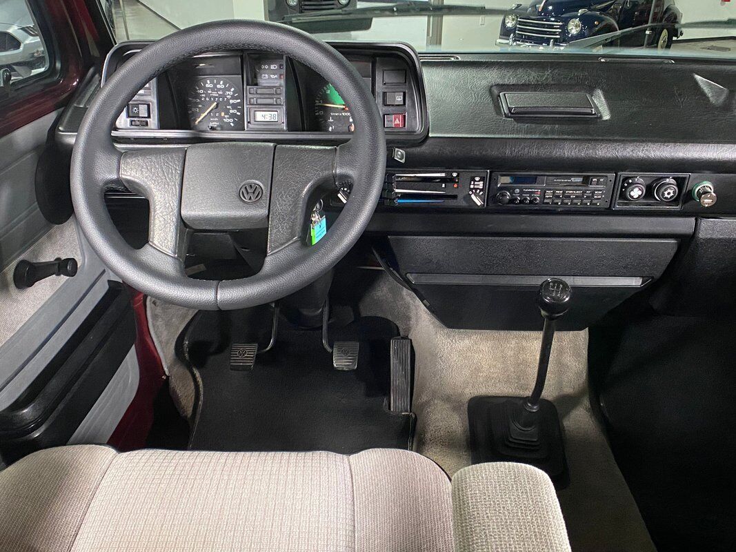 Volkswagen-BusVanagon-Van-1991-24