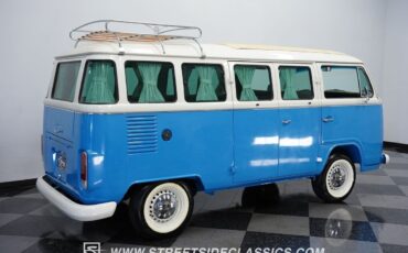 Volkswagen-BusVanagon-Van-1993-11