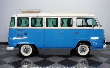 Volkswagen-BusVanagon-Van-1993-12