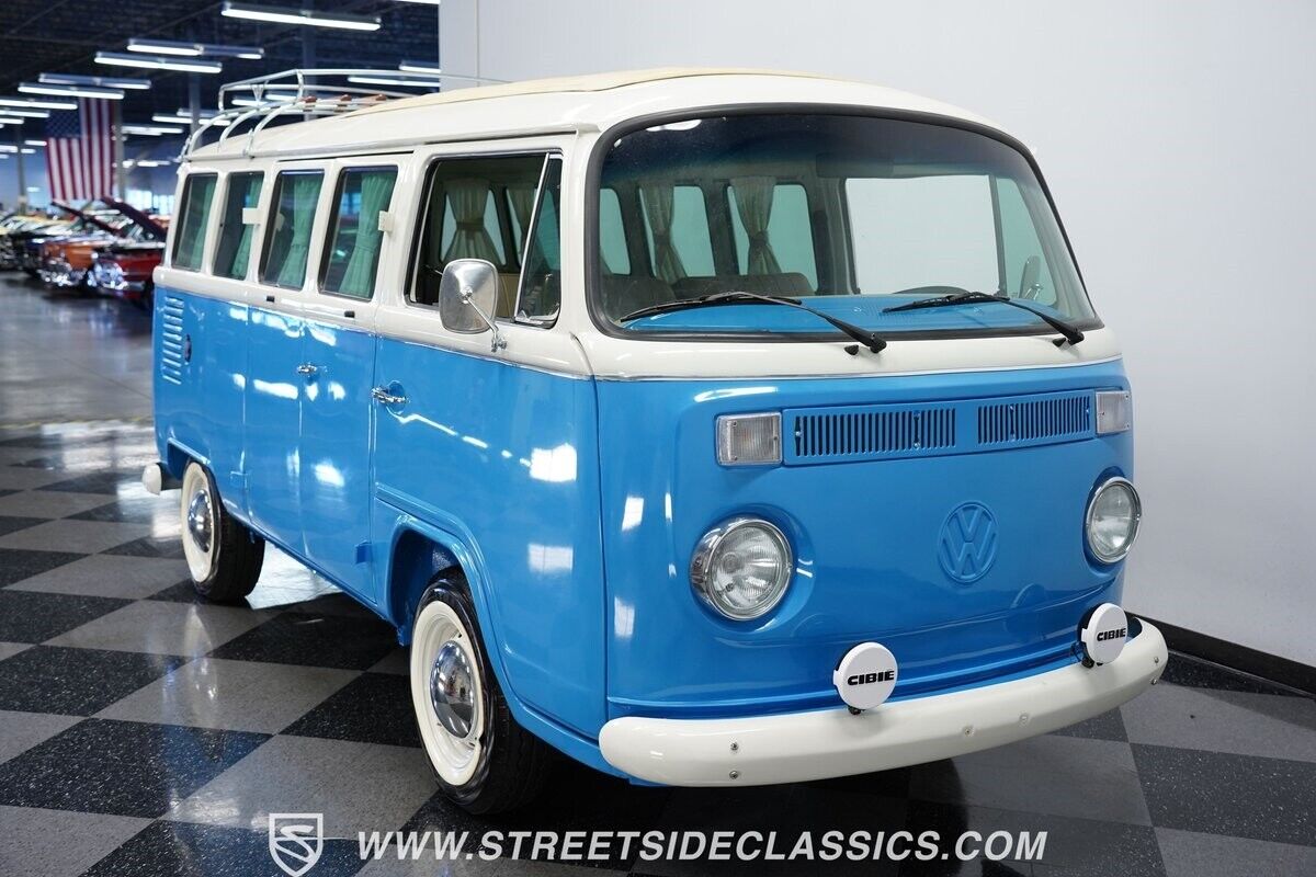 Volkswagen-BusVanagon-Van-1993-14