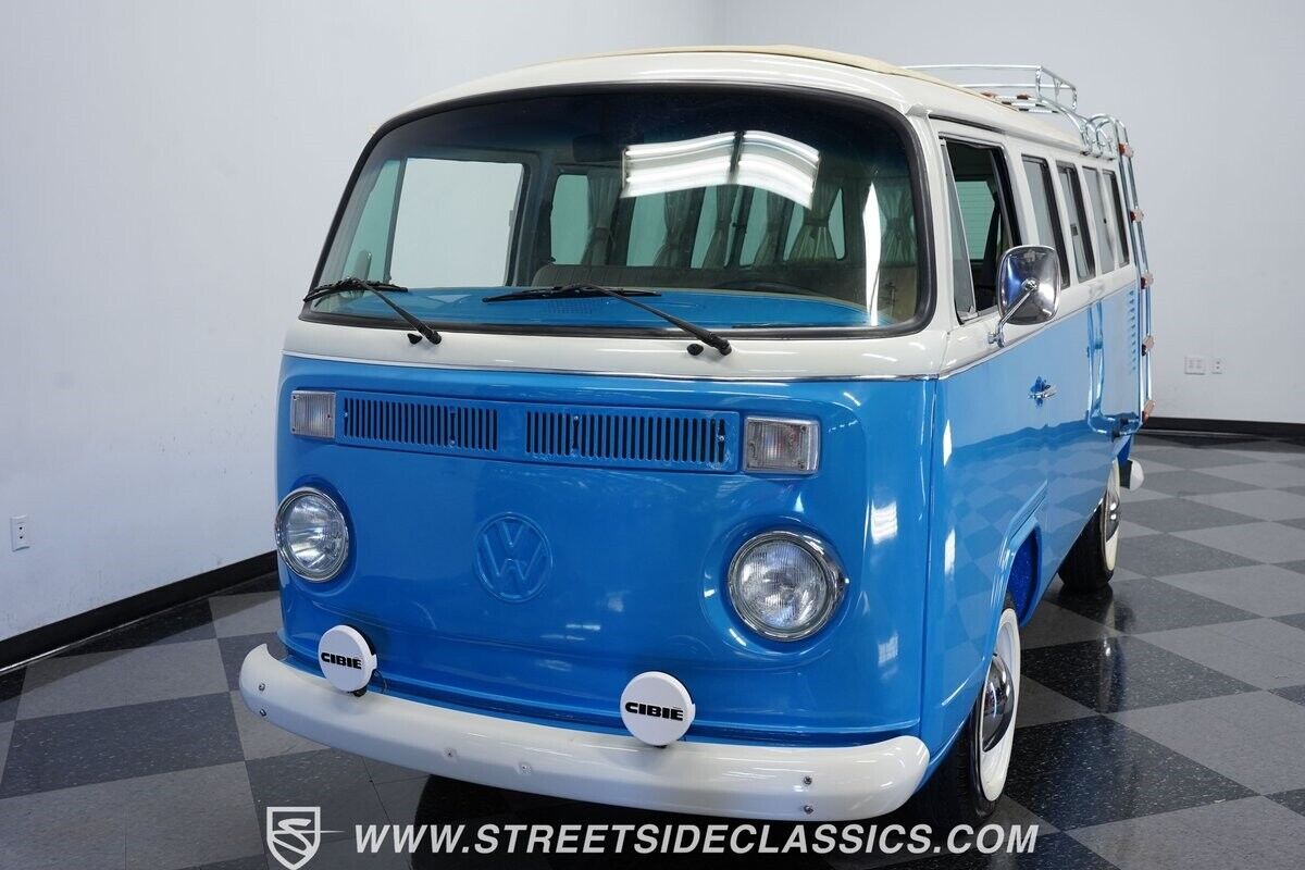 Volkswagen-BusVanagon-Van-1993-16