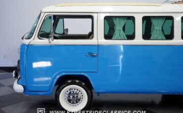 Volkswagen-BusVanagon-Van-1993-21