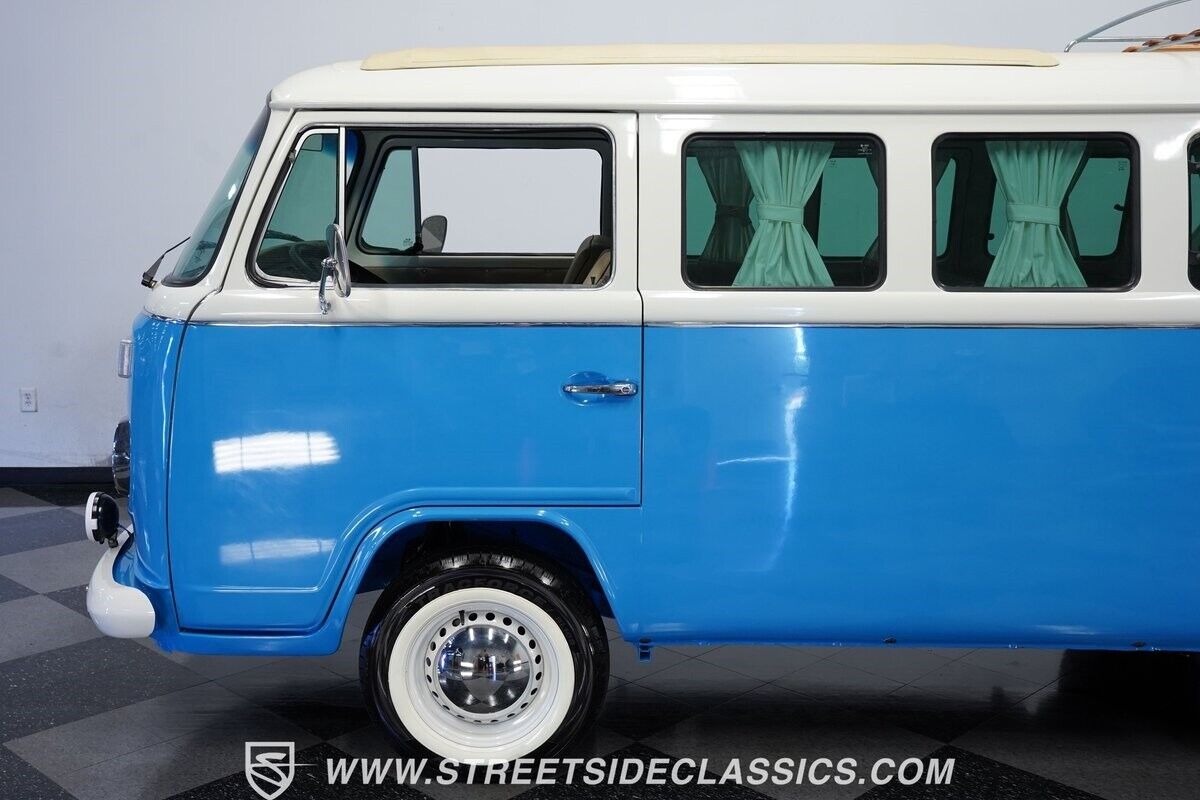 Volkswagen-BusVanagon-Van-1993-21