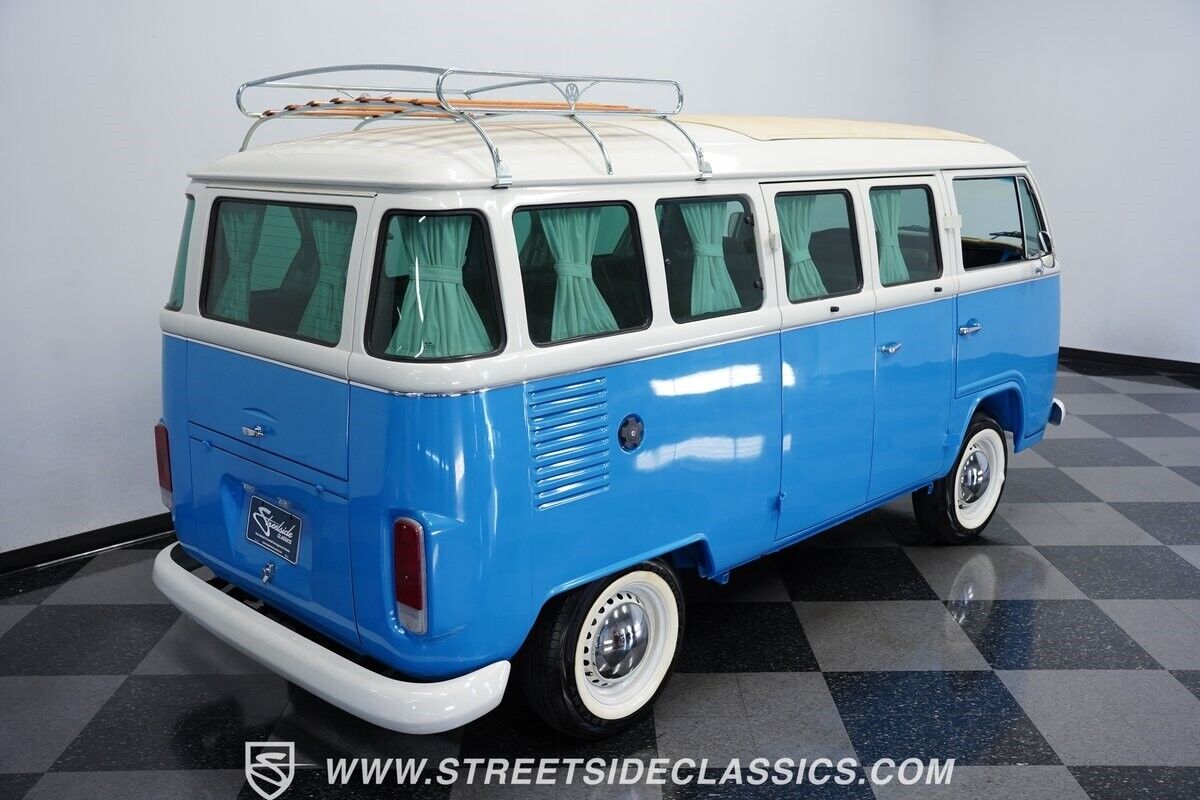 Volkswagen-BusVanagon-Van-1993-24