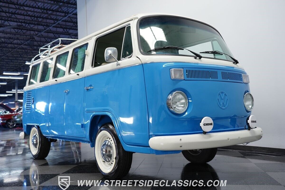 Volkswagen-BusVanagon-Van-1993-29