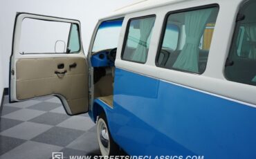 Volkswagen-BusVanagon-Van-1993-30