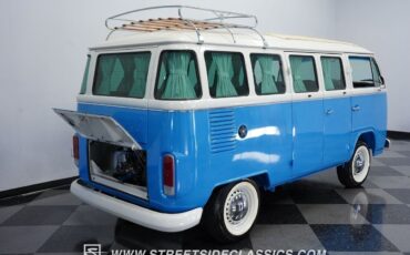 Volkswagen-BusVanagon-Van-1993-36