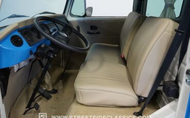 Volkswagen-BusVanagon-Van-1993-4