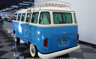 Volkswagen-BusVanagon-Van-1993-7