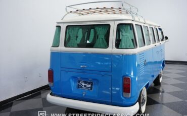 Volkswagen-BusVanagon-Van-1993-9