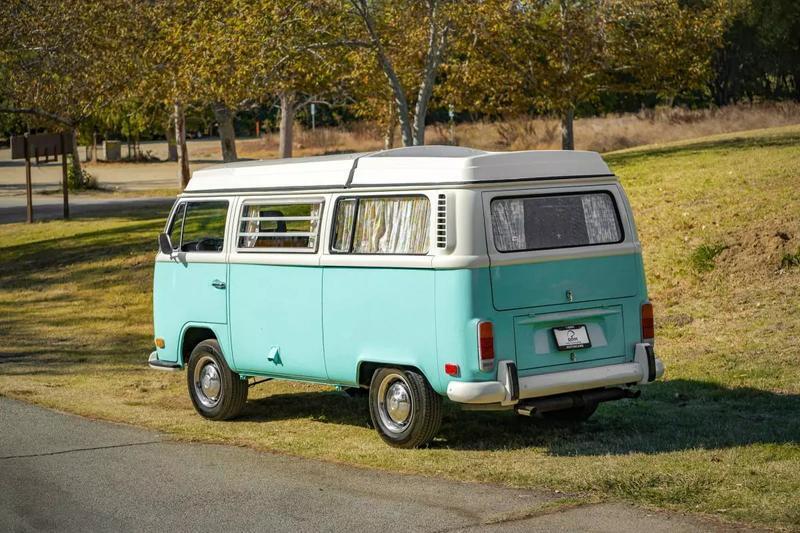 Volkswagen-Camper-1972-10