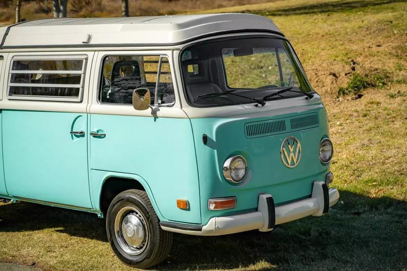 Volkswagen-Camper-1972-4