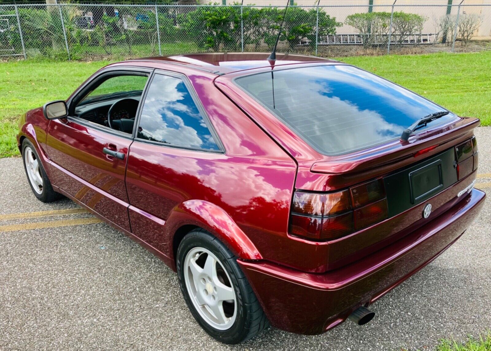 Volkswagen-Corrado-Coupe-1994-3