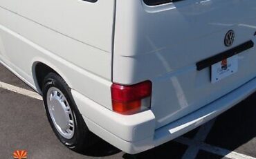 Volkswagen-EuroVan-Van-1993-13