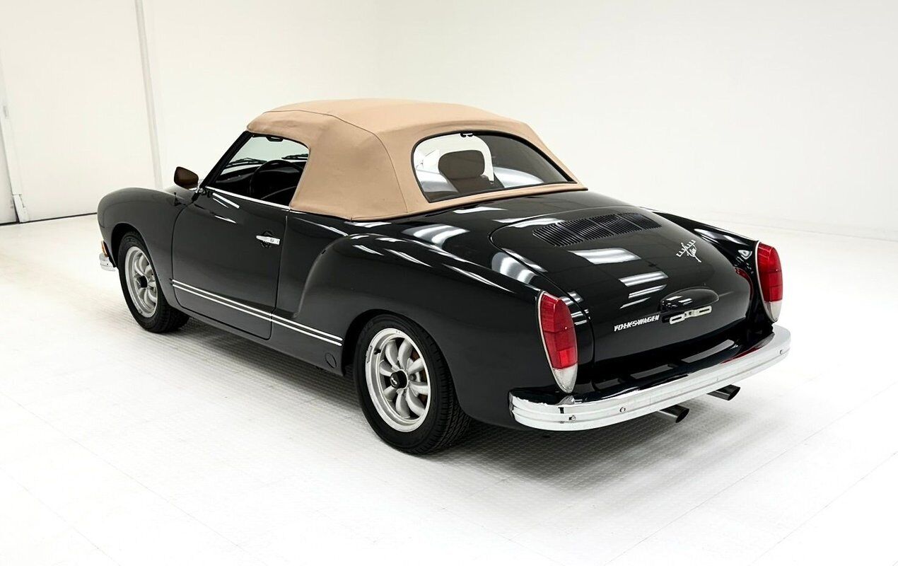 Volkswagen-Karmann-Ghia-1973-4