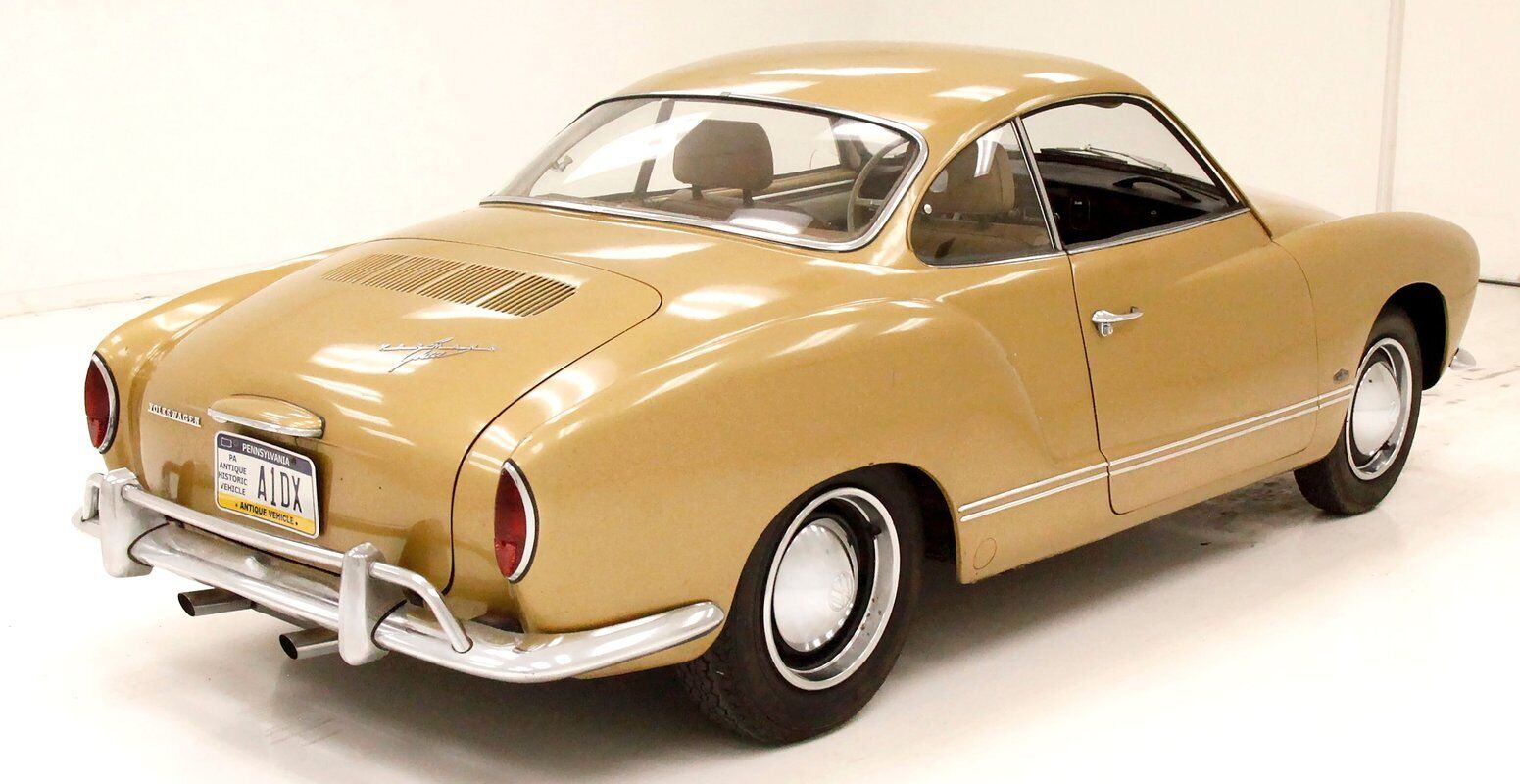 Volkswagen-Karmann-Ghia-Coupe-1964-4