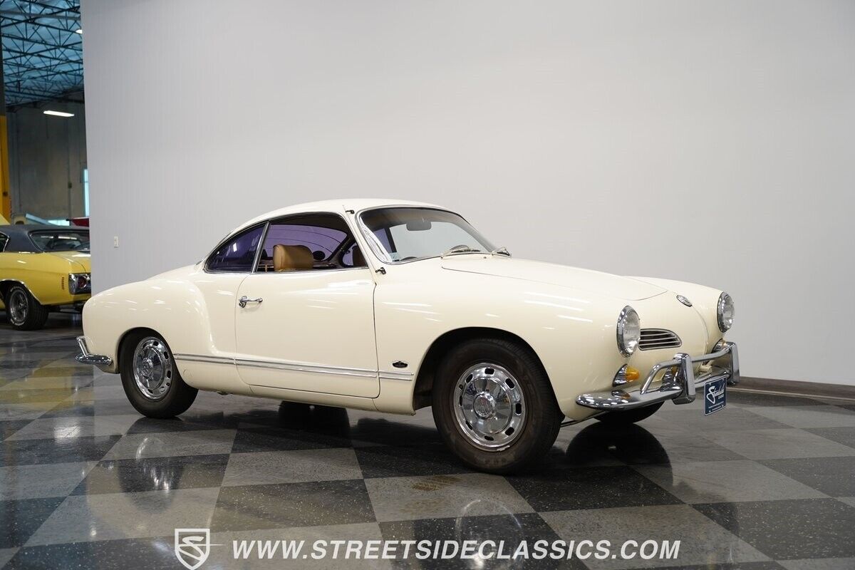 Volkswagen-Karmann-Ghia-Coupe-1966-11