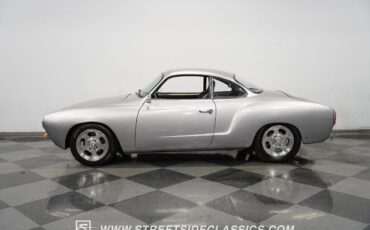 Volkswagen-Karmann-Ghia-Coupe-1966-2