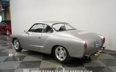 Volkswagen-Karmann-Ghia-Coupe-1966-7