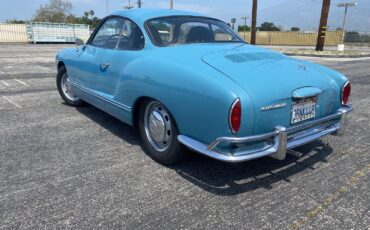 Volkswagen-Karmann-Ghia-Coupe-1967-1