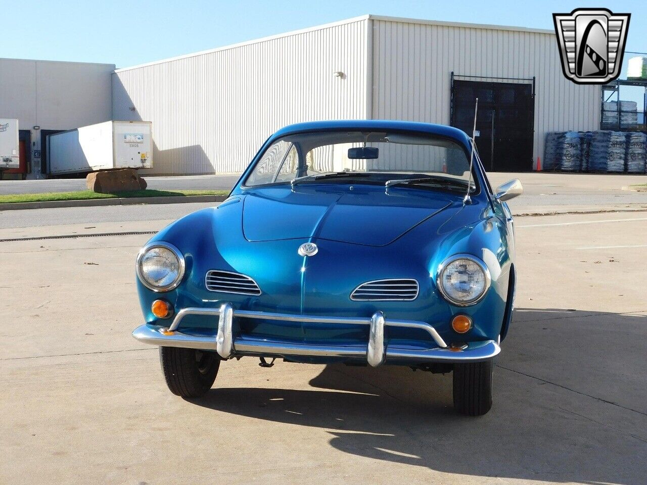 Volkswagen-Karmann-Ghia-Coupe-1969-11