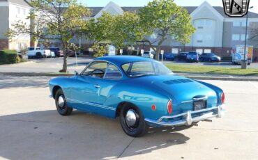 Volkswagen-Karmann-Ghia-Coupe-1969-4