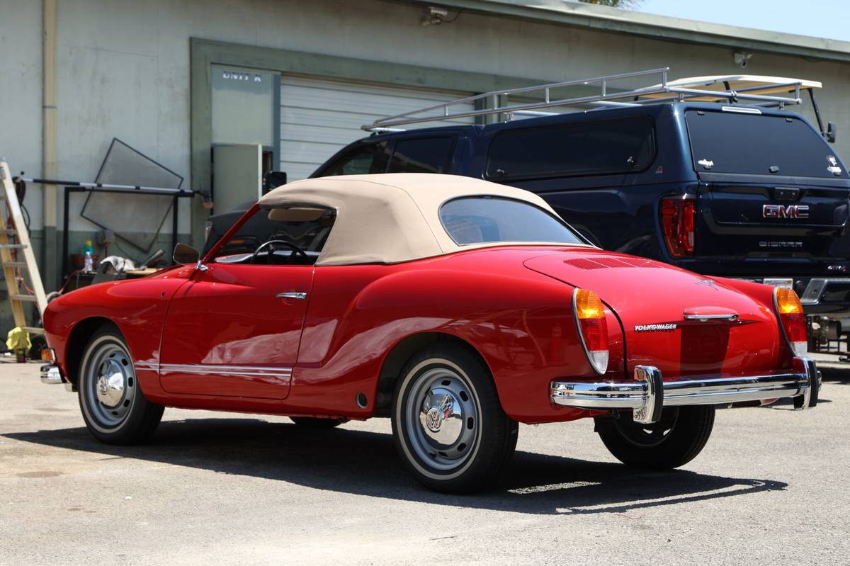 Volkswagen-Karmann-ghia-1973-2