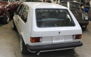 Volkswagen-Rabbit-Coupe-1984-3