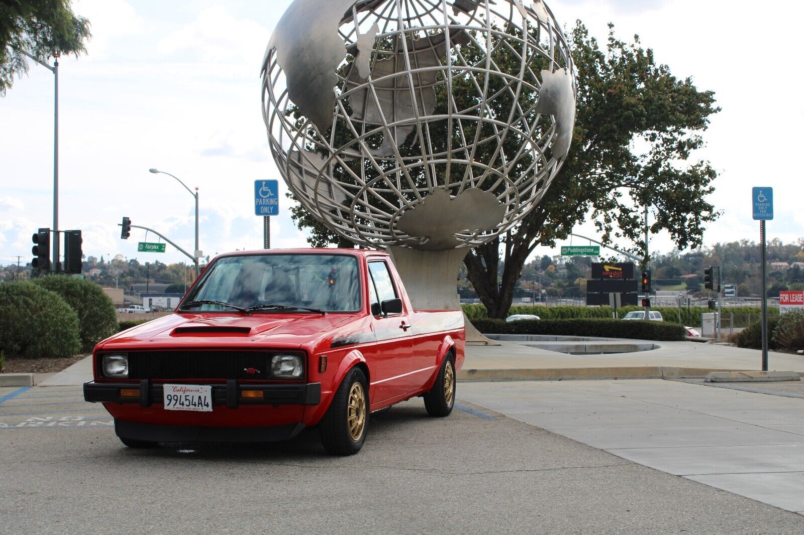 Volkswagen-Rabbit-Pickup-1980-1