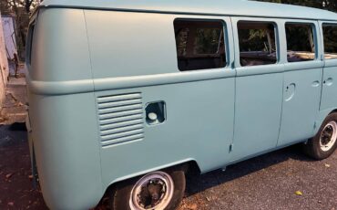 Volkswagen-Split-window-bus-1965-3