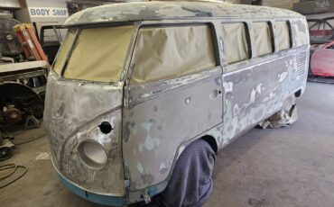 Volkswagen-Split-window-bus-1965-7