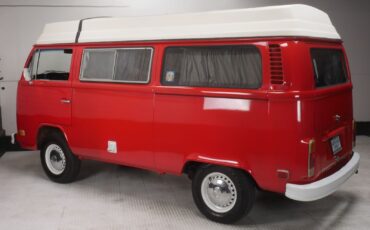 Volkswagen-T2B-Camper-Van-1973-9