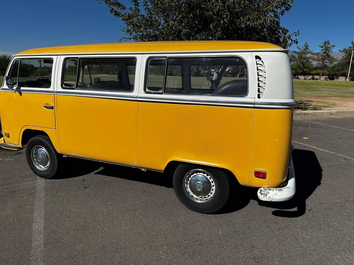 Volkswagen-Transporter-1971-9