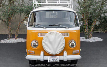 Volkswagen-Type-2-1972-1