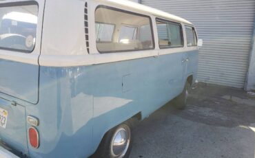 Volkswagen-Type-w-buss-1969