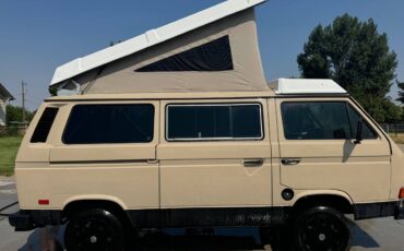 Volkswagen-Vanagon-1984-1