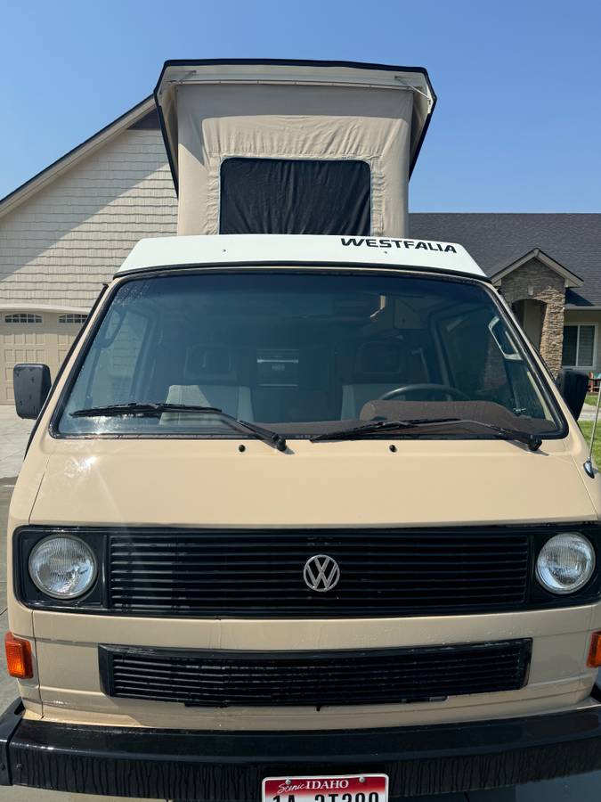 Volkswagen-Vanagon-1984