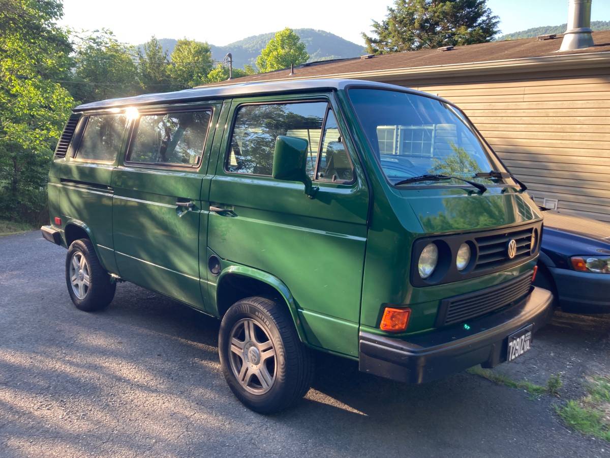 Volkswagen-Vanagon-1990