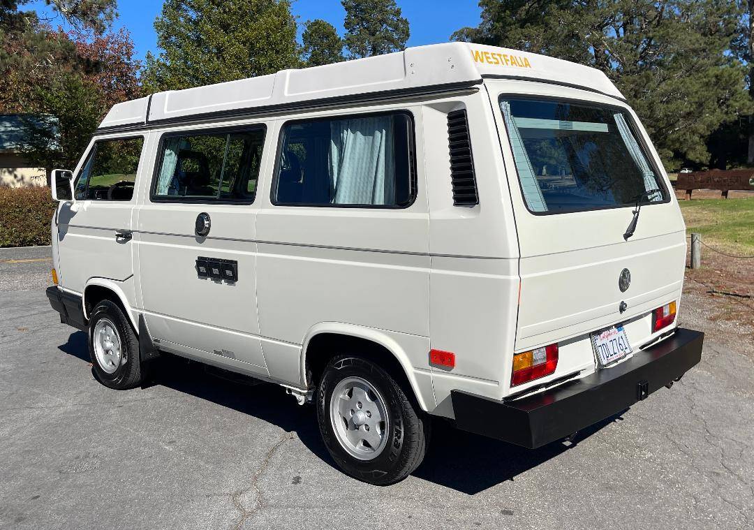 Volkswagen-Vanagon-camper-1990-2