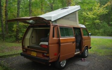 Volkswagen-Vanagon-westfalia-1984-14