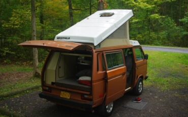 Volkswagen-Vanagon-westfalia-1984-16