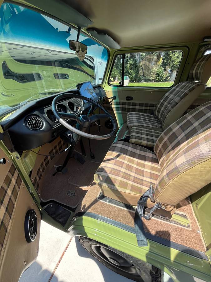 Volkswagen-Vw-bus-1979-4