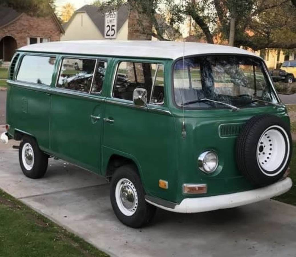 Volkswagen-Vw-transporter-bus-1970