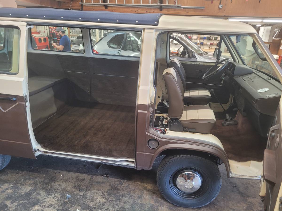 Volkswagen-Vw-vanagon-1981-4