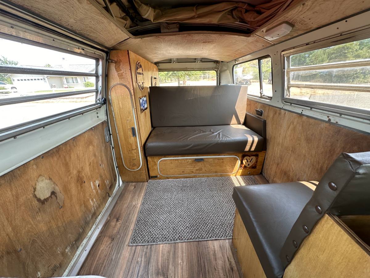 Volkswagen-Westfalia-1972-3