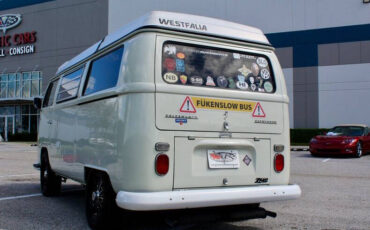 Volkswagen-Westfalia-Camper-1969-11